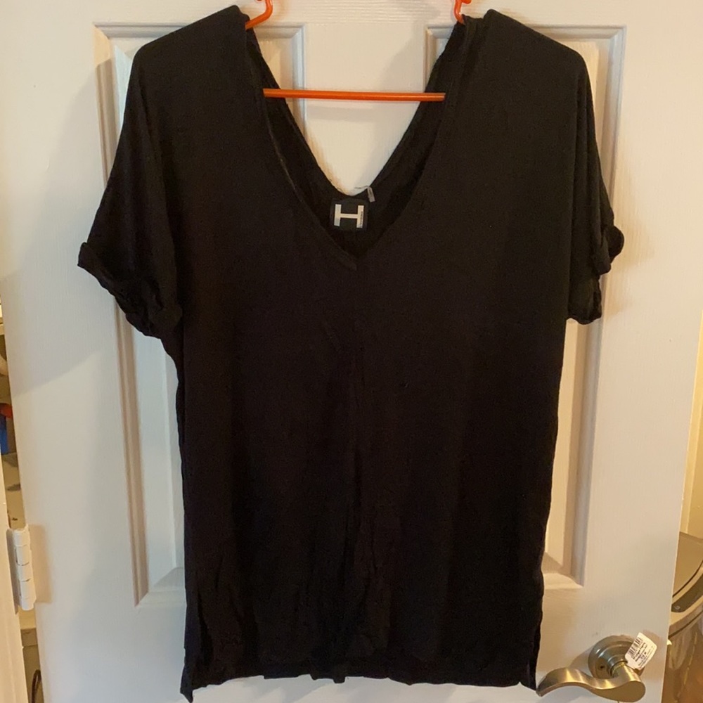 Black H by Boardeux v-neck tee